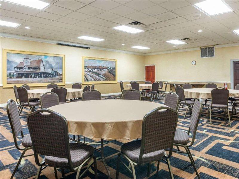 Quality Inn And Suites Palatka Riverfront Exterior foto