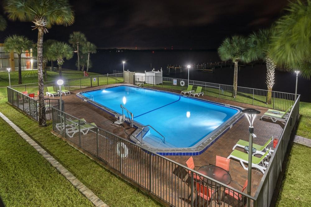 Quality Inn And Suites Palatka Riverfront Exterior foto