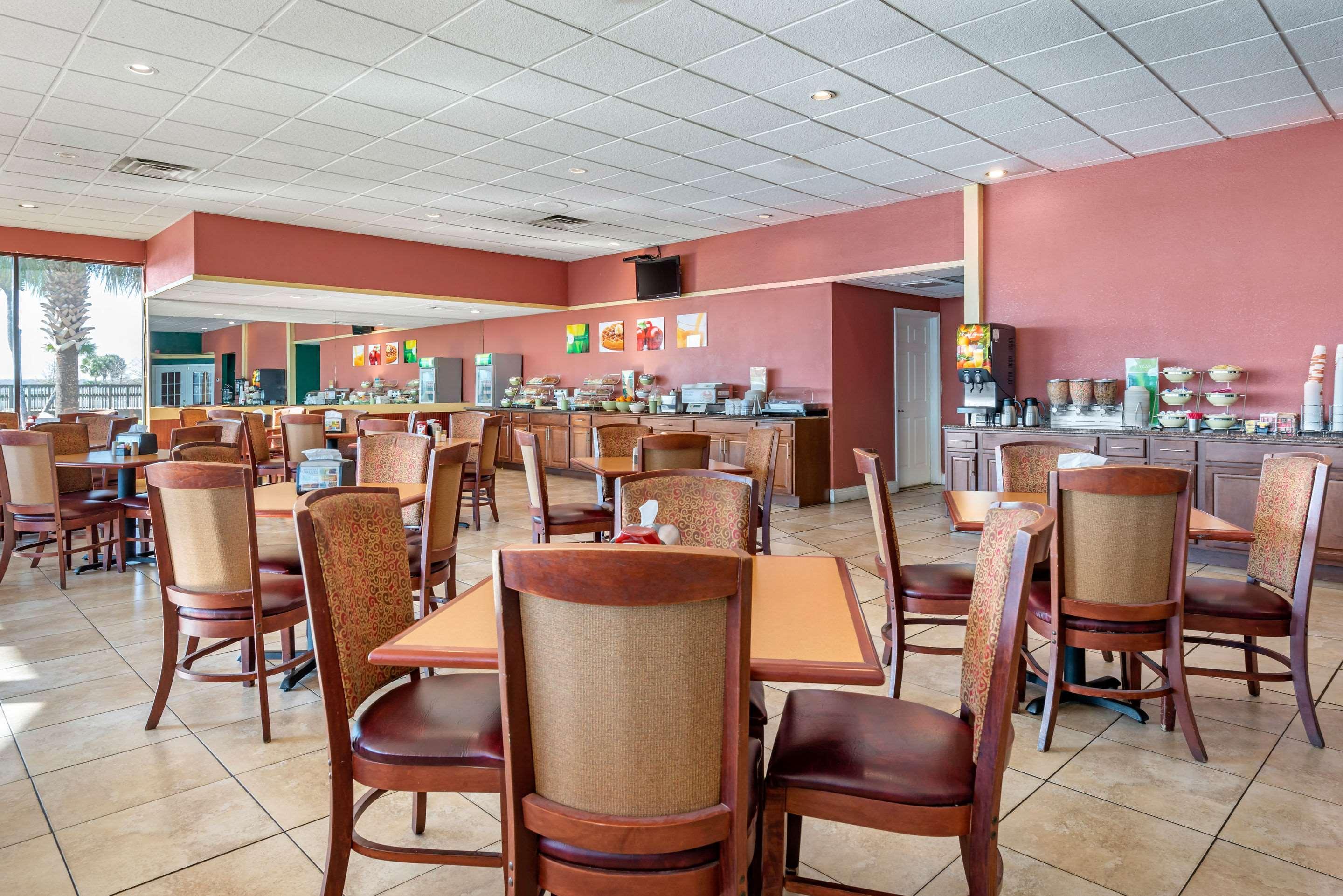 Quality Inn And Suites Palatka Riverfront Exterior foto