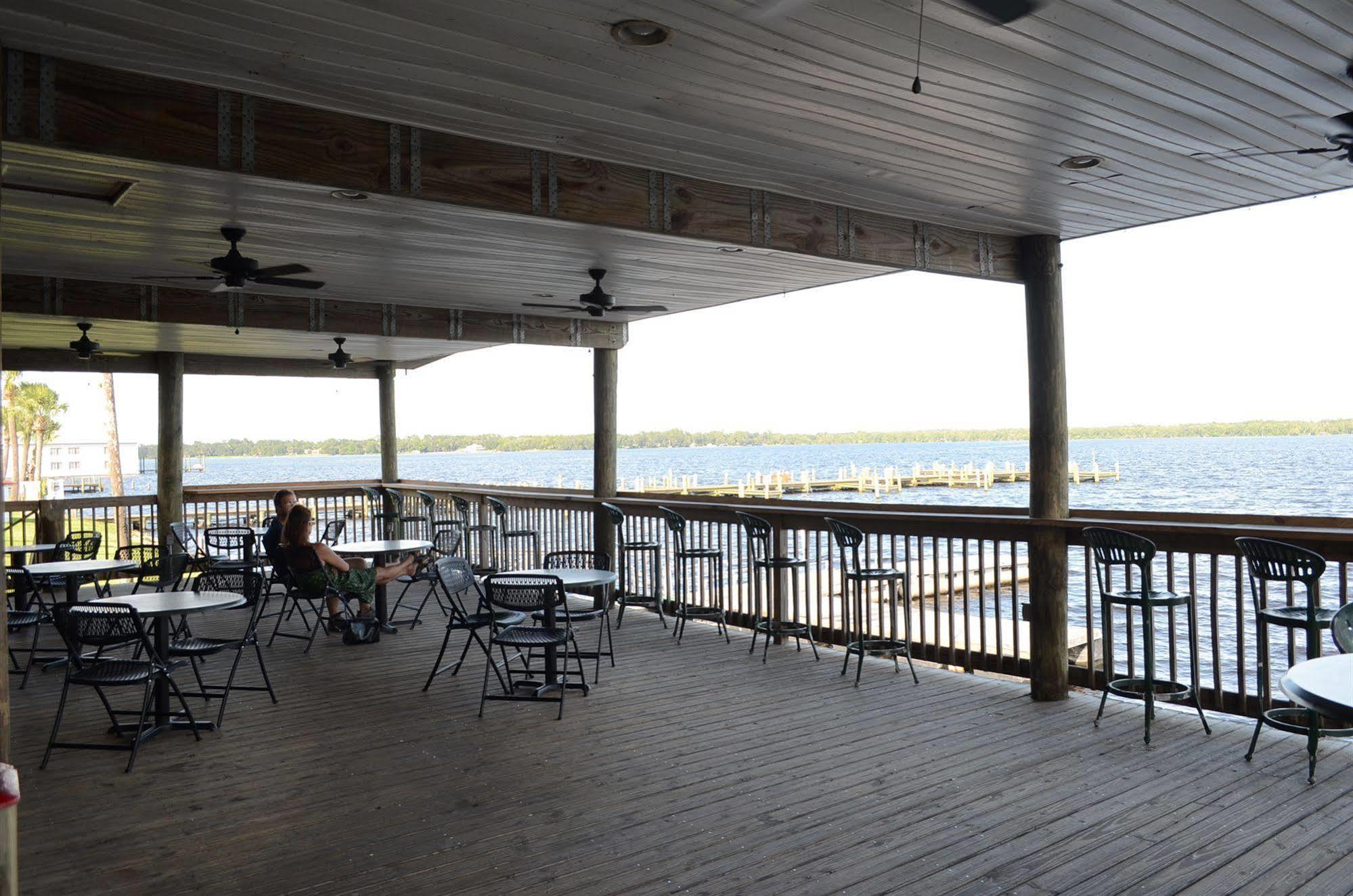 Quality Inn And Suites Palatka Riverfront Exterior foto