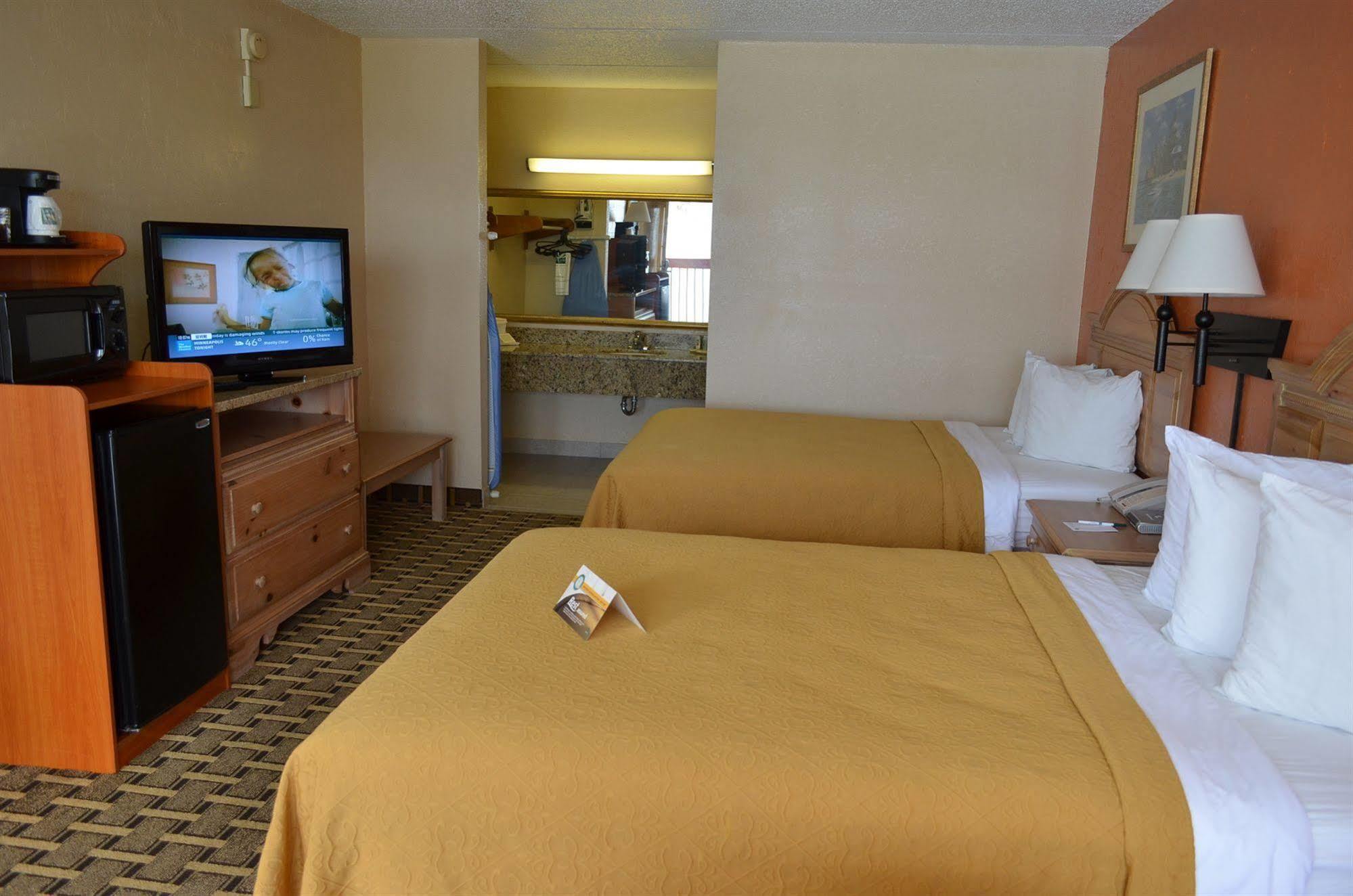 Quality Inn And Suites Palatka Riverfront Exterior foto